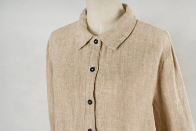 Camicia da donna a maniche lunghe button down in lino e cotone in colore naturale